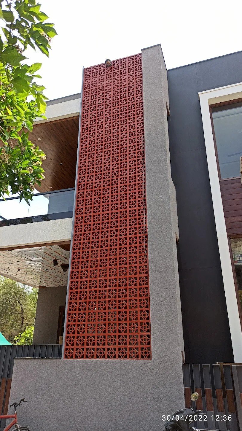 Heritage Resort Column Screen & Solar Louvers