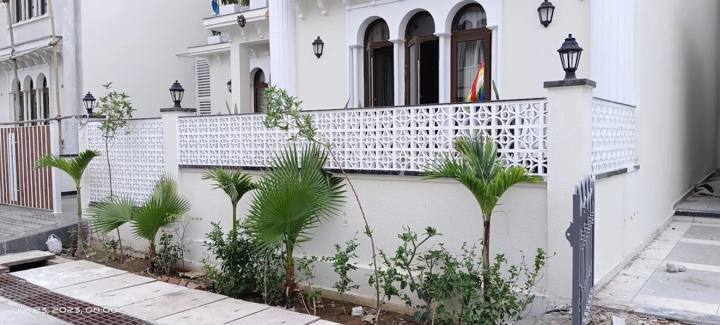Villa Boundary Breeze Screen & Garden Wall